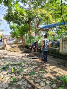 Bangun Proximity Warga Mess, Sekretaris Pimpin Gotong Royong